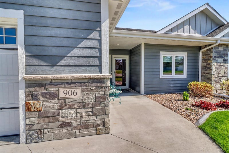 906 Lake Forest Cir, Detroit Lakes, MN 56501