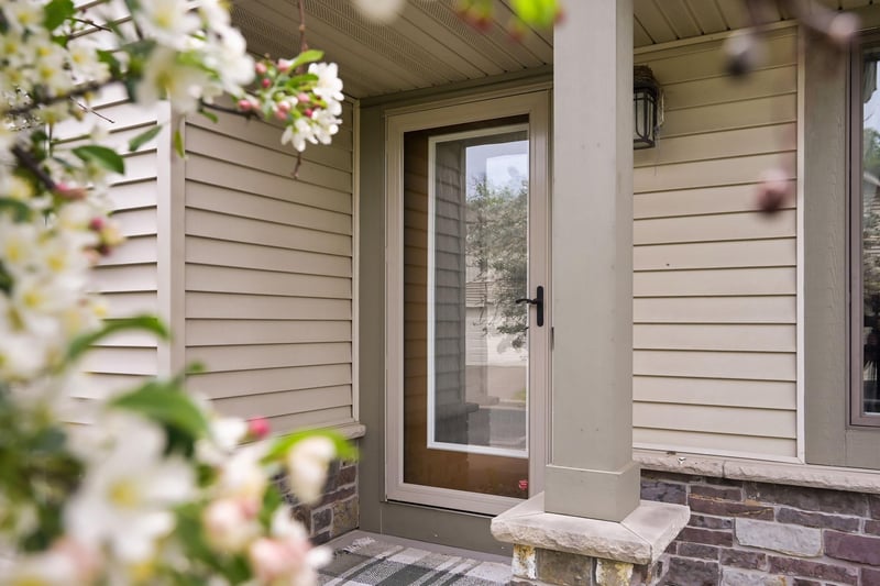 1003 Farrell St S, Maplewood, MN 55119