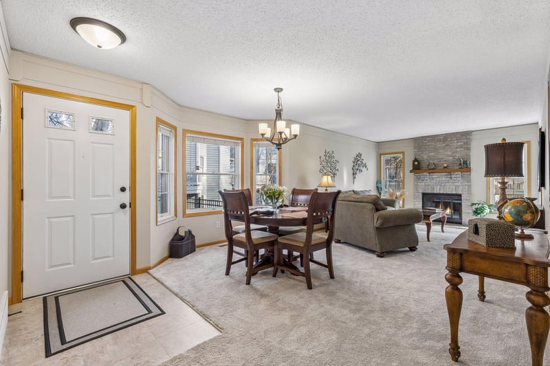 14301 Bedford Dr, Eden Prairie, MN 55346