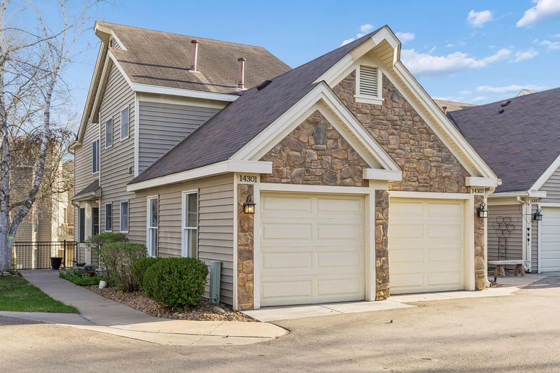 14301 Bedford Dr, Eden Prairie, MN 55346