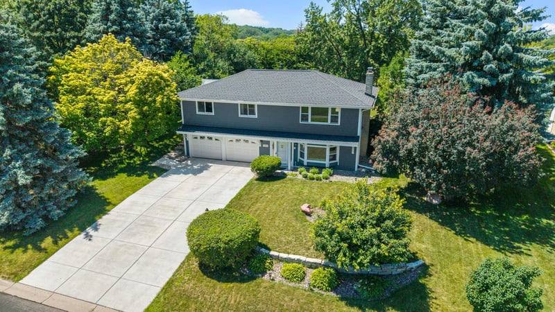 13000 James Ave S, Burnsville, MN 55337