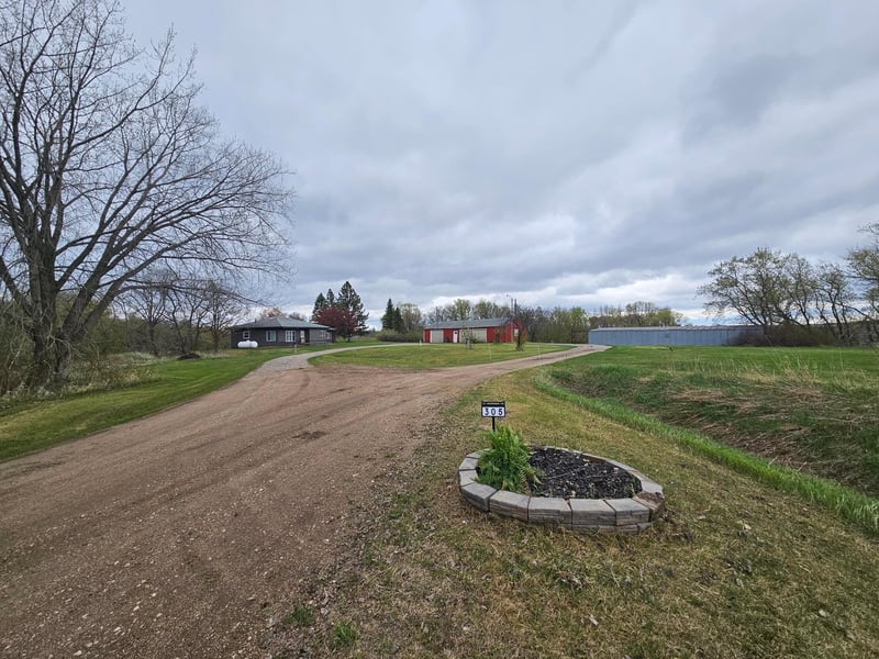 305 Water Ave S, Saint Hilaire, MN 56754