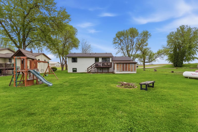 410 S 8th St, Kerkhoven, MN 56252