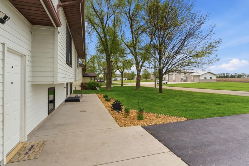 410 S 8th St, Kerkhoven, MN 56252