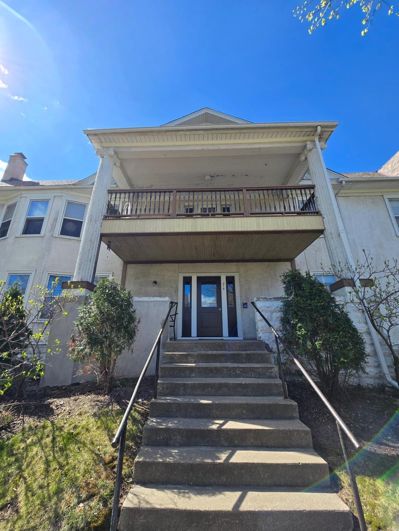 2205 Pleasant Ave, Minneapolis, MN 55404