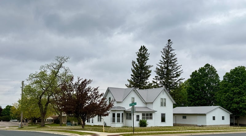 512 S Broadway St, Spring Valley, MN 55975