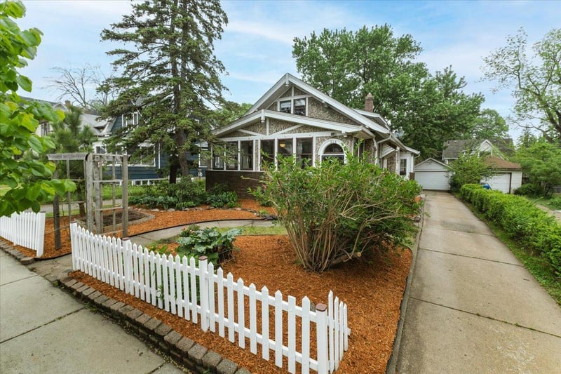 315 George St W, Saint Paul, MN 55107