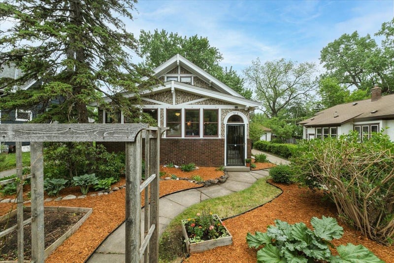 315 George St W, Saint Paul, MN 55107