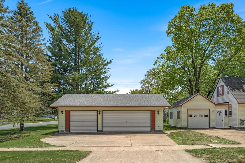 308 20th Ave W, Menomonie, WI 54751