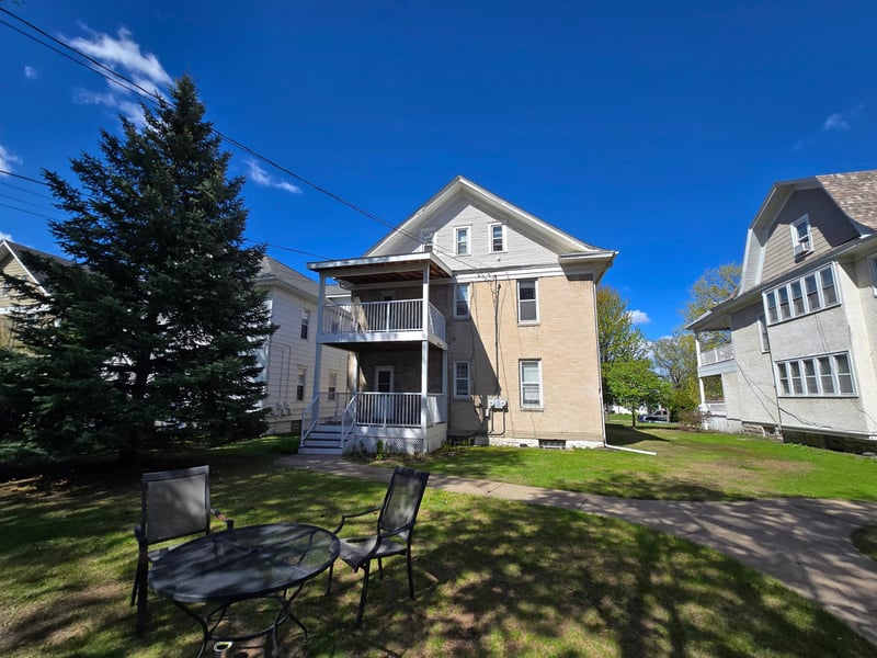 2209 Pleasant Ave, Minneapolis, MN 55404