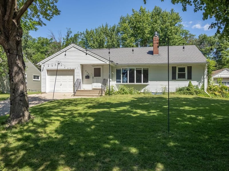607 Swan St, Le Sueur, MN 56058