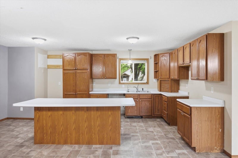 302 3rd St W, Hastings, MN 55033