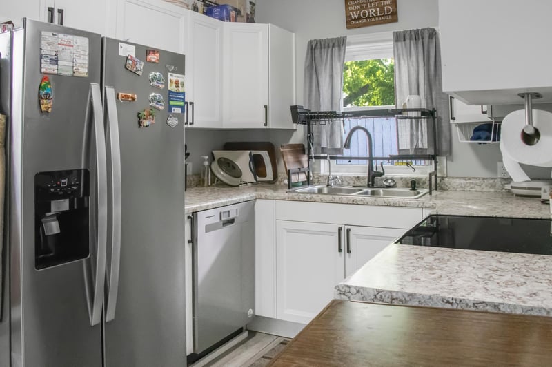 109 N 6th St, Lake City, MN 55041