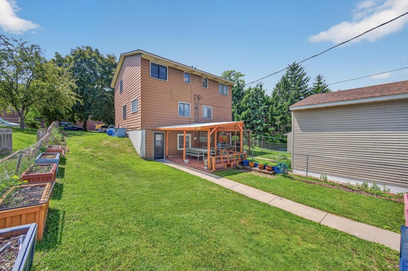 479 Jessamine Ave E, Saint Paul, MN 55130