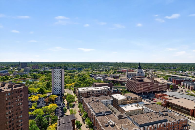 1201 Yale Pl #2303, Minneapolis, MN 55403