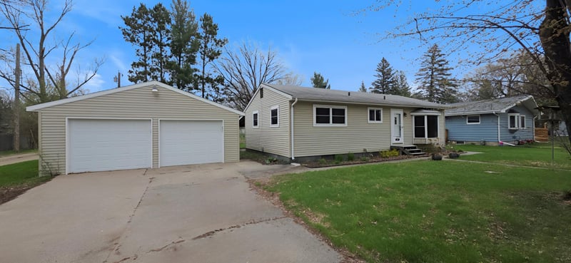 610 8th Ave SW, Little Falls, MN 56345