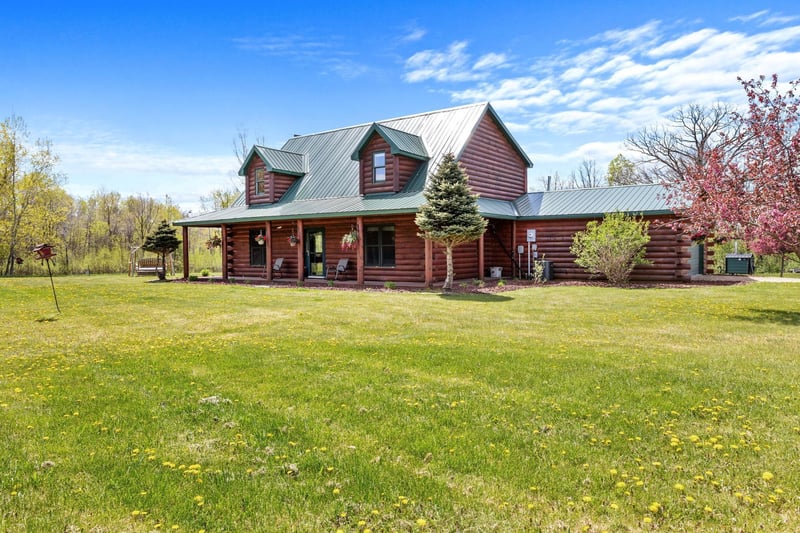 171 30th St, Clear Lake, WI 54005