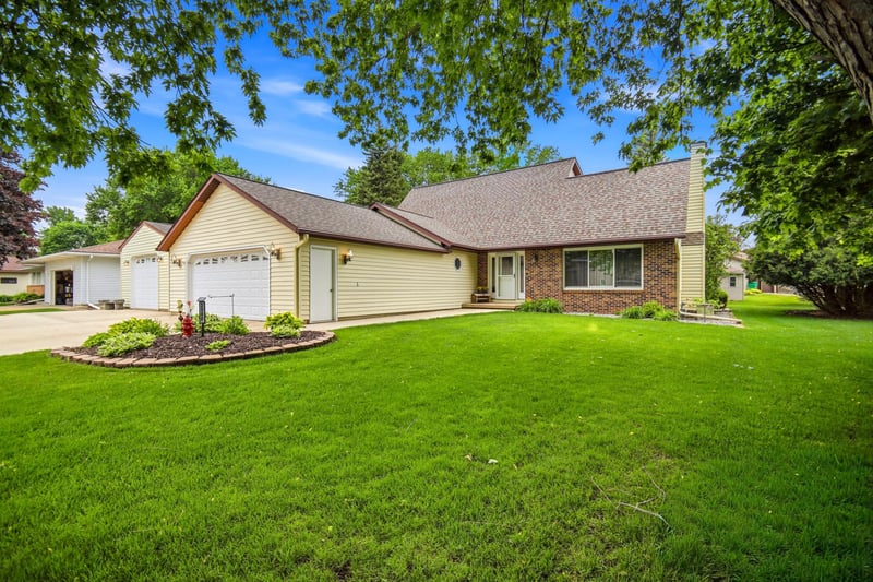 2000 9th St SW, Austin, MN 55912