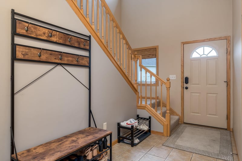 2142 Willow Trl, North Mankato, MN 56003