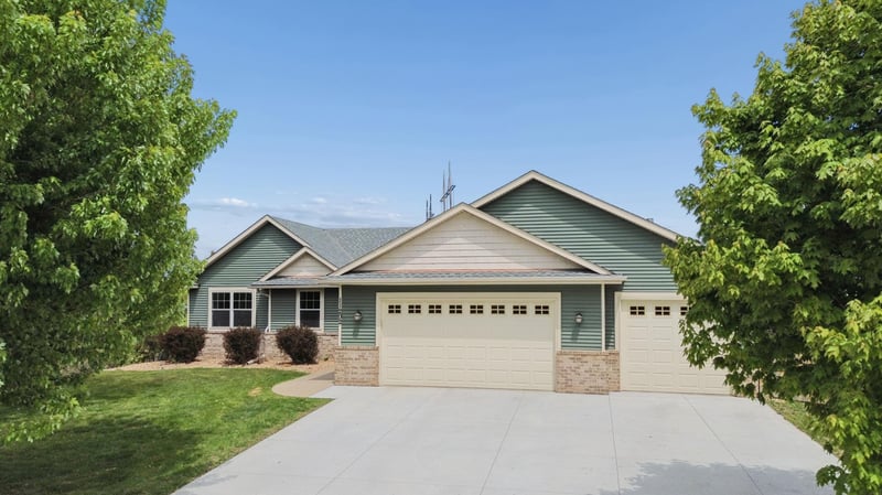 11292 Lambert Ct, Hanover, MN 55341