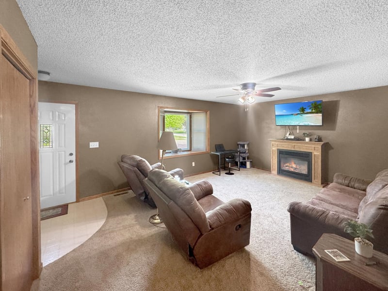 2760 Oak Ave, Slayton, MN 56172
