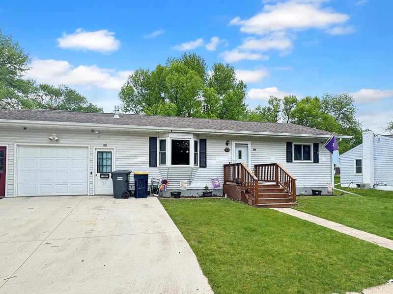 2760 Oak Ave, Slayton, MN 56172