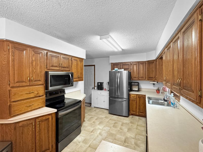 2760 Oak Ave, Slayton, MN 56172