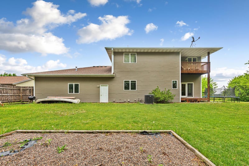 1540 Greenleaf Rd, Owatonna, MN 55060