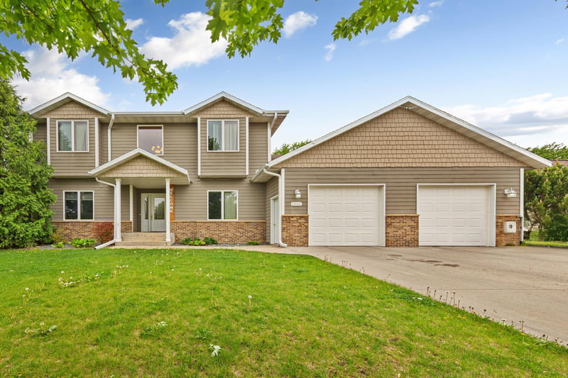 1540 Greenleaf Rd, Owatonna, MN 55060