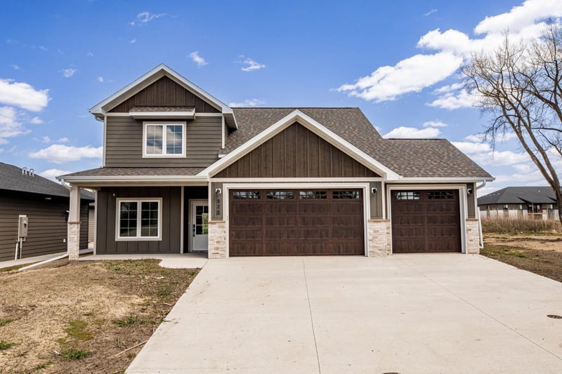 520 Leonard St, Hawley, MN 56549