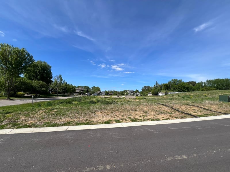 2561 Goldfinch Ln, Red Wing, MN 55066