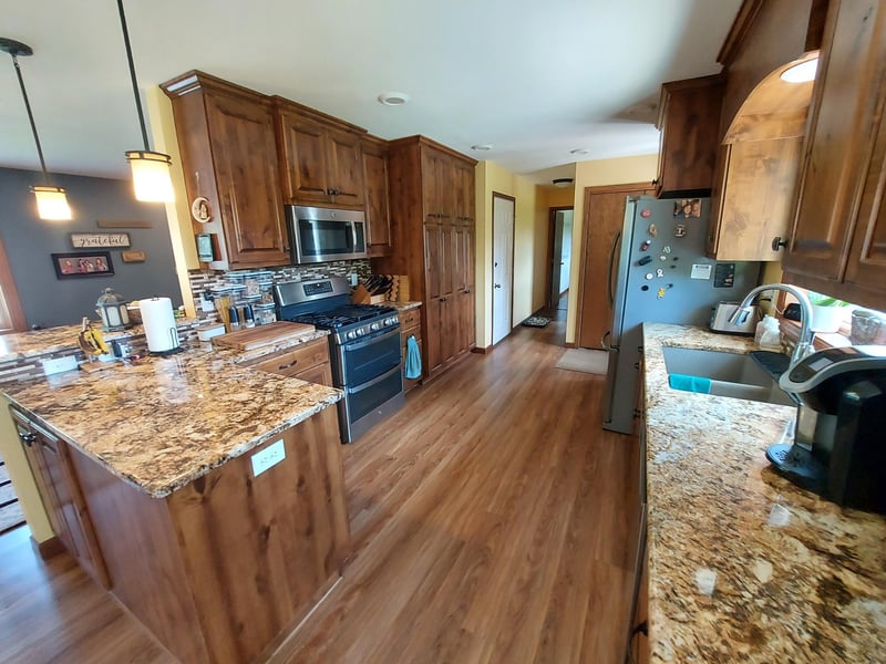 409 Sundown Dr, Avon, MN 56310