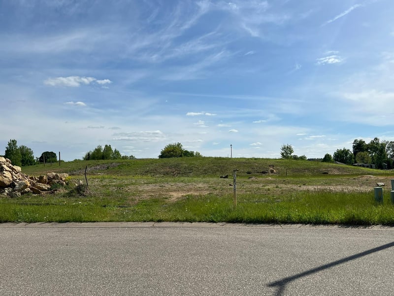 2570 Sunny Meadow Ln, Red Wing, MN 55066