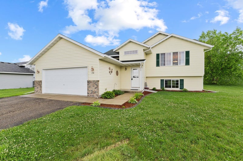 851 Forest City Blvd NW, Maple Lake, MN 55358
