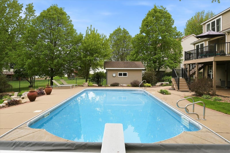 13040 Emmer Pl, Apple Valley, MN 55124
