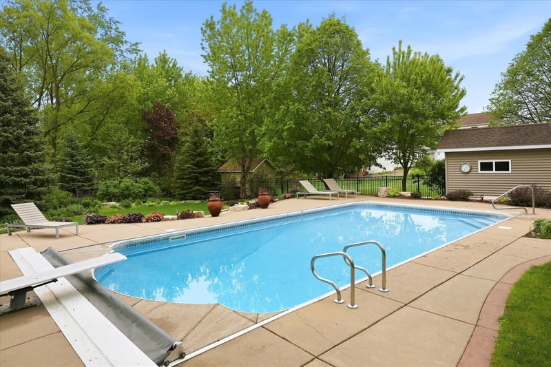 13040 Emmer Pl, Apple Valley, MN 55124