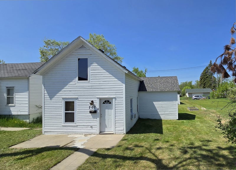 707 Irvine Ave NW, Bemidji, MN 56601