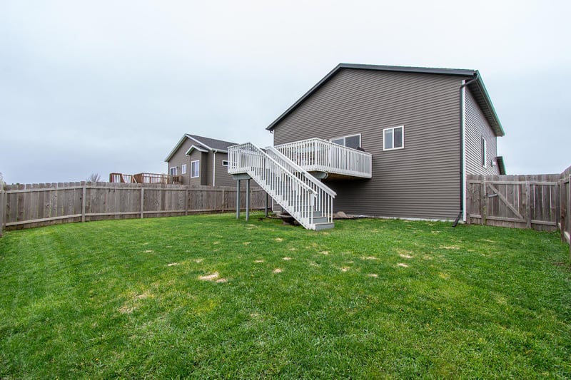3914 31st St S, Moorhead, MN 56560