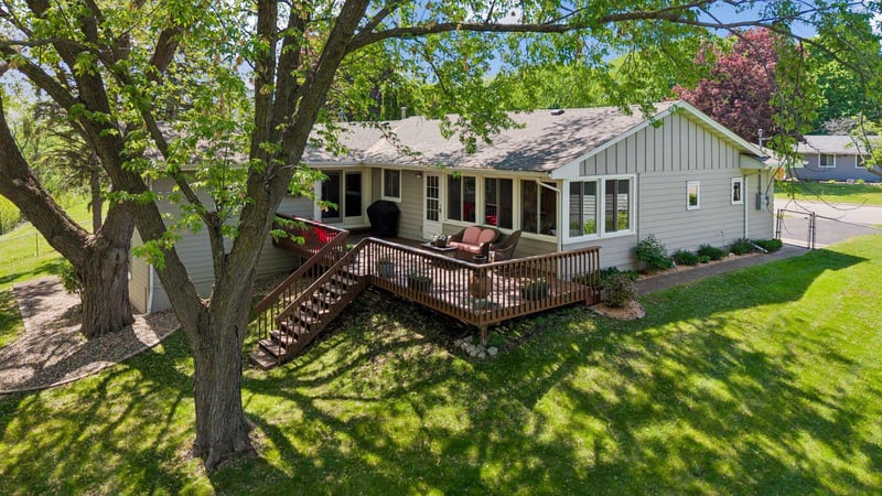 10643 Vessey Rd, Bloomington, MN 55437