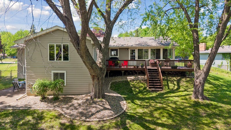 10643 Vessey Rd, Bloomington, MN 55437