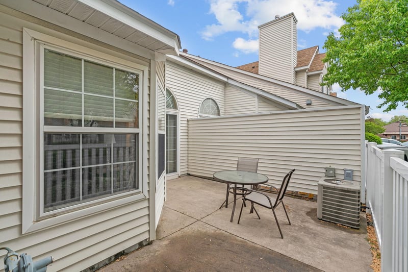 538 Queens Gate, New Brighton, MN 55112