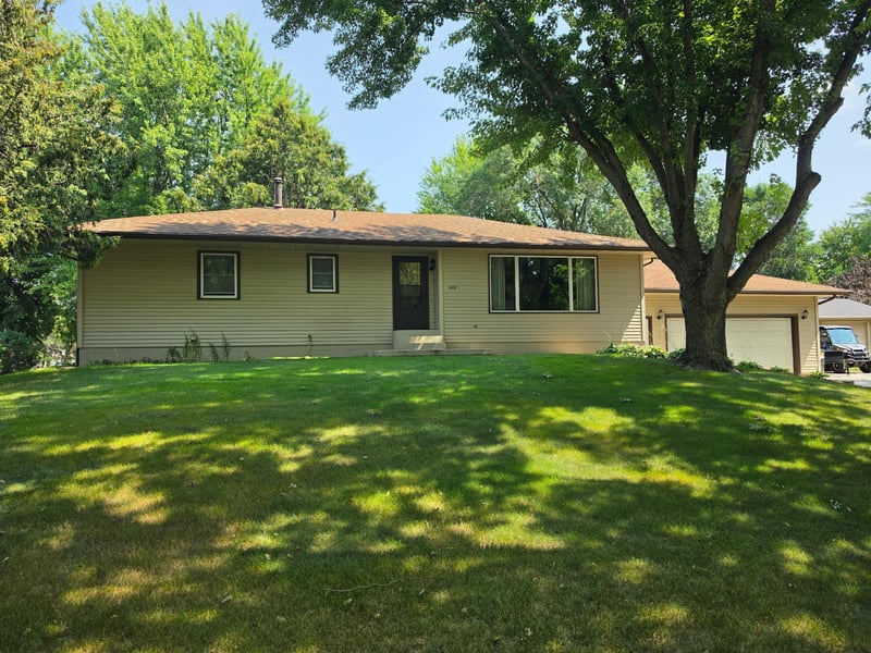 408 Sunrise Dr, Litchfield, MN 55355