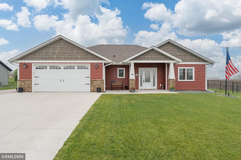 34 Evergreen Ln, Madison Lake, MN 56063