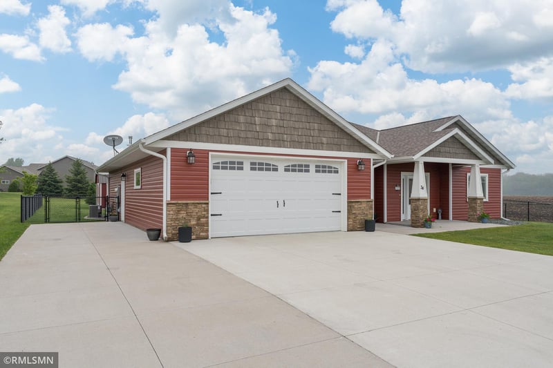 34 Evergreen Ln, Madison Lake, MN 56063