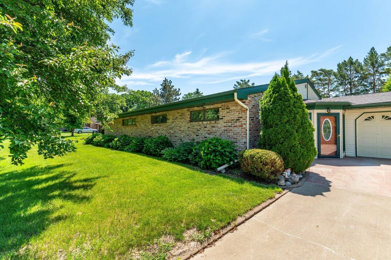 1043 Woodland Loop, Fergus Falls, MN 56537