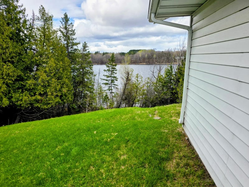 120 Shorewood Dr, International Falls, MN 56649