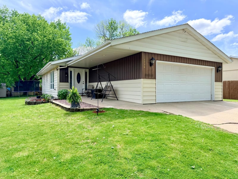 1736 Douglas Ave, Worthington, MN 56187