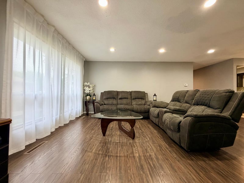 1736 Douglas Ave, Worthington, MN 56187