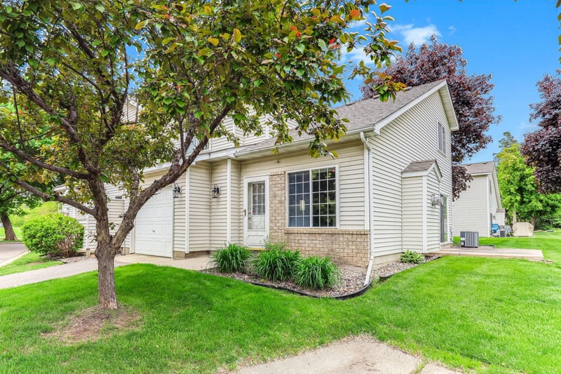 2333 Williams Dr, Burnsville, MN 55337