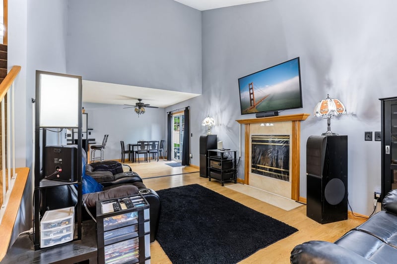 2333 Williams Dr, Burnsville, MN 55337